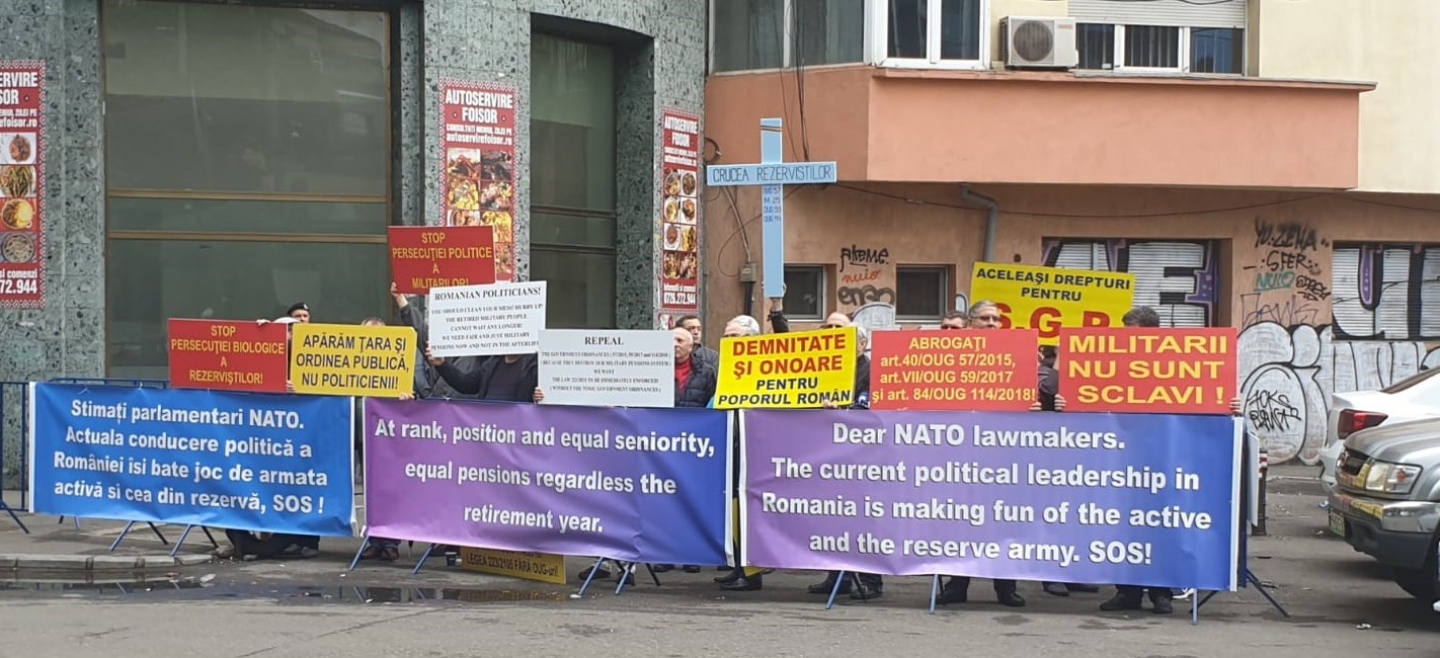 15.05.2019 - COMUNICAT: SNPPC a avut reprezentanți la protestul rezerviștilor militari, pentru un regim echilibrat al pensiilor militare de stat (din fața Reprezentanței Comisiei UE în România) 